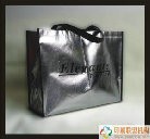 求购天津镀铝膜无纺布袋，河北镭射膜服装袋